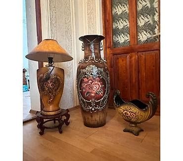 keci eti: Klassik üslubda dekorativ dəst – 3 ədəd: - Masa lampası: Keramik — 1