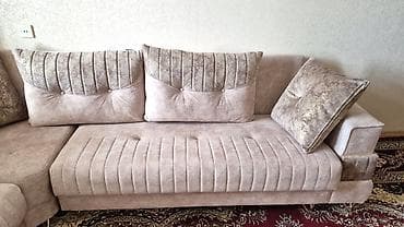 Divanlar: Divan 1 ildən az müddətdə alınıb.1200 manata alınıb .Təcili ev — 4