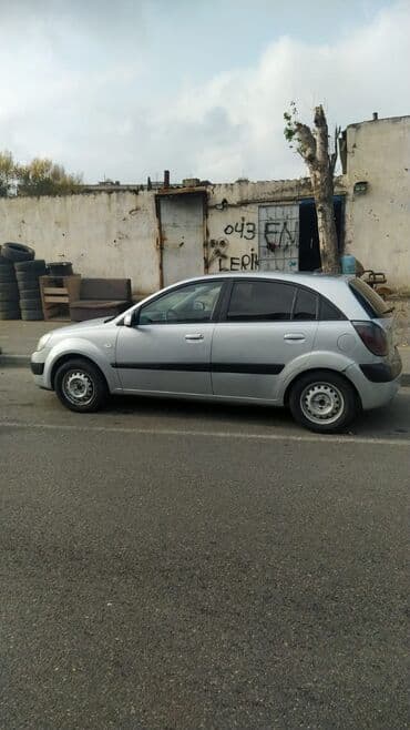 купить машину в баку в кредит: Kia Rio: 1.5 л | 2010 г. Хэтчбэк — 3