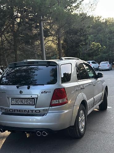 Продажа авто: Kia Sorento SUV - Krossover/SUV kuzov, gümüşü rəng - 4 qapı, dam — 6