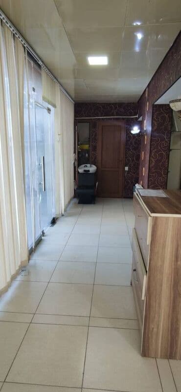 tendirxana icareye verilir 2025: Siyaqut şadlıq sarayının yanında, Maşinlarin və İnsanlarin hərəkətli — 5