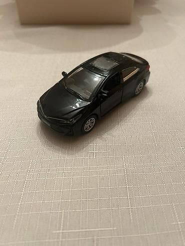 gitara qara: Jeep Grand Cherokee metal maşın modeli - Miqyas: təxmini 1:32 — 9