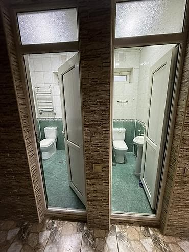 qazaxda ev: Şəhər daxili dar küçədə yerləşən həyət evi. Xüsusiyyətlər: - — 8