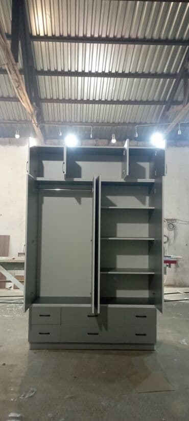 dehliz ucun oboylar: Yeni, Açılan, 4 qapılı Düz dolab, Dəhliz dolabı, Rusiya — 16