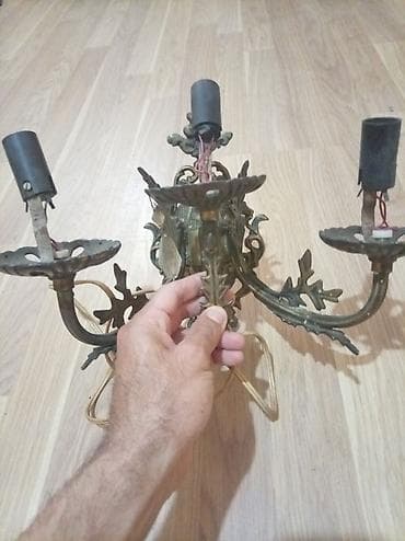 Antik üslubda divar bra – 3 lampalı - Material: tökmə metal (pirinç