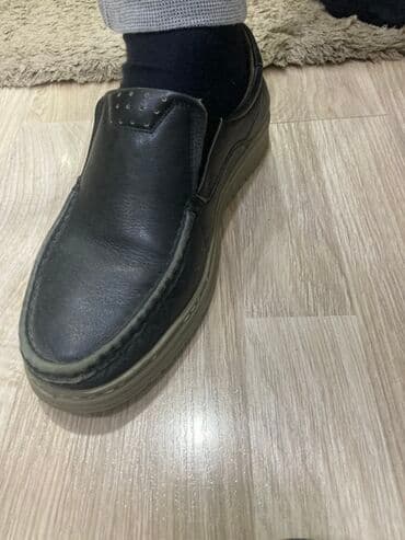 Krasofkalar və idman ayaqqabıları: Kişi loafer ayaqqabısı . usdunun derisi gedmiş kimi gorsənir amma — 1