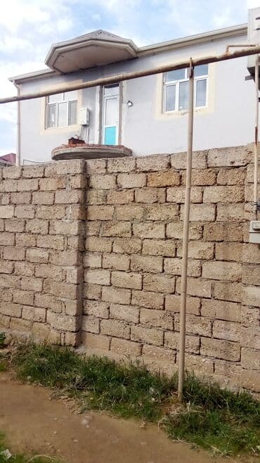 2 комнатные квартиры в хырдалане: . Iki mertebe 200 kvadrat evdi. təmirsizdi sibriz Kürdəxanı yolunda — 2