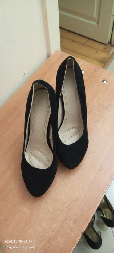 замшевые туфли на платформе: Туфли, Размер: 39, цвет - Черный, Б/у — 2