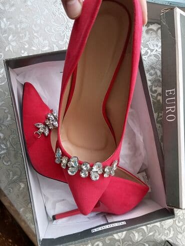 Tərliklər: Tuflilər, Ölçü: 40, rəng - Qırmızı, İşlənmiş — 3