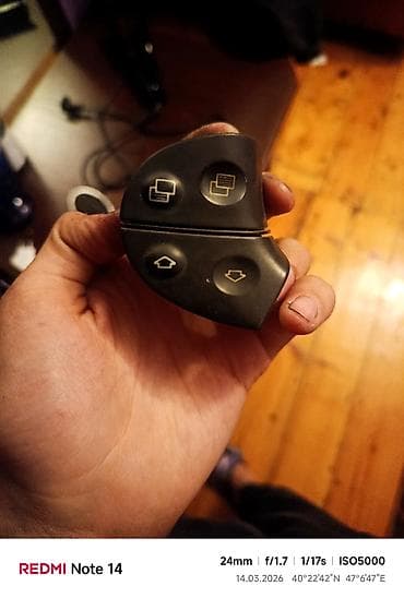 qara 2107: Məhsul: Avtomobil qapısı üçün tweeter qəfəsi (üçbucaq panel) və güzgü — 2