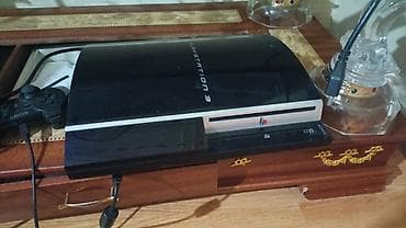 PlayStation 3 (Fat model) - Orijinal Sony PS3 konsolu, üst hissədə