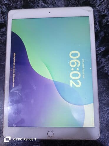 Avtoelektronika: Apple iPad planşet Əsas xüsusiyyətlər: - Rəng: Qızılı (Gold arxa — 2