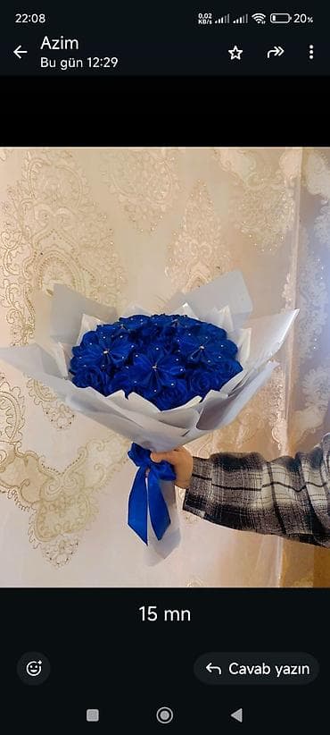 xarı bülbül gülü: Mavi gül buketi – zərif hədiyyə seçimi. - Rəng: dərin kobalt/mavi - — 1