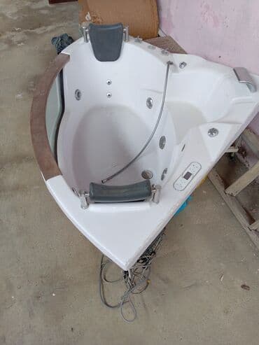 смеситель для душа: Künc tipli hidromasajlı vanna (jakuzzi) - Üçbucaq/künc dizaynı, ön — 2