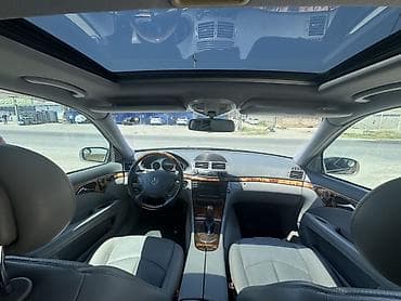 mersedes acari: Mercedes-Benz E-Class: 3.2 l | 2004 il Sedan — 9