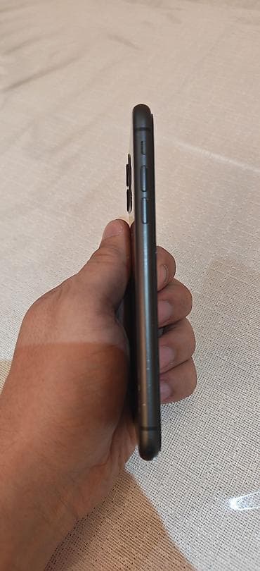 IPhone 11, 128 GB, Qara, Face ID — 3