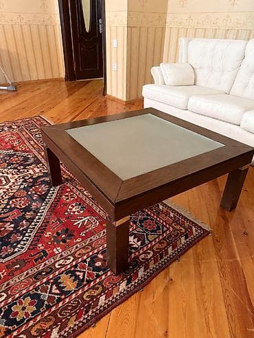 Mebel: Jurnalni masa.Üzəri şüşədir.Özü taxta materialdadır.Baha alınıb.Heç — 1