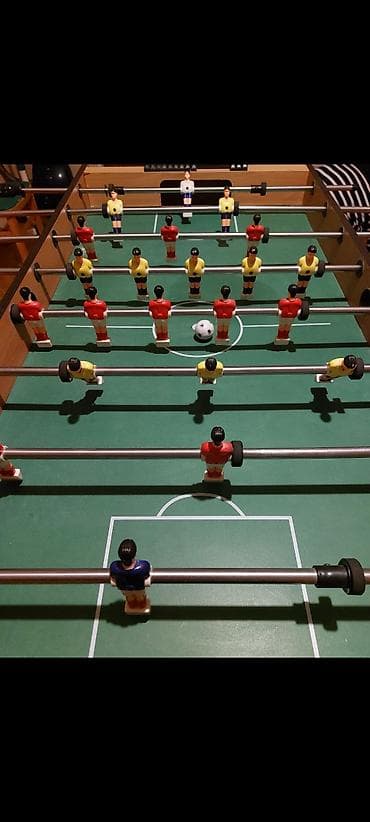 Stolüstü futbol (foosball) masası böyük ölçüdə - Tam ölçülü oyun — 3