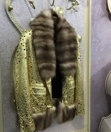topdan geyim: Swarovski daşları və açıq rəngli samur xəzi ilə eksklüziv dəri gödəkçə — 4