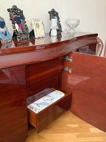 komod satilir: Qonaq otağı üçün, Açılmayan, Dördbucaq masa, 6 stul — 9