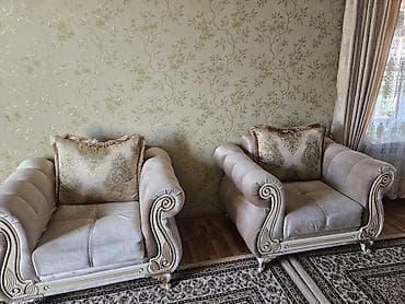 yata: Klassik üslubda yumşaq mebel dəsti - Tərkibi: 1 ədəd üçnəfərlik divan — 2