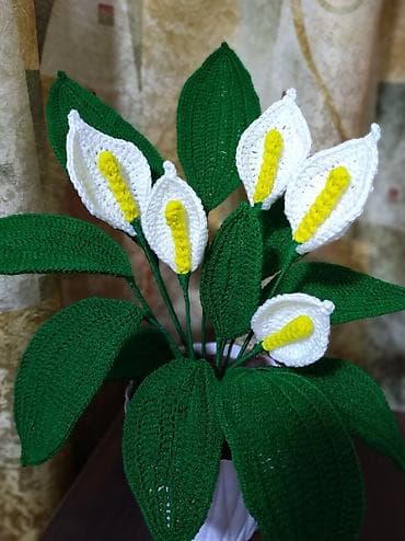 Süni güllər: Спатифиллум или женское счастье вязаный — 2
