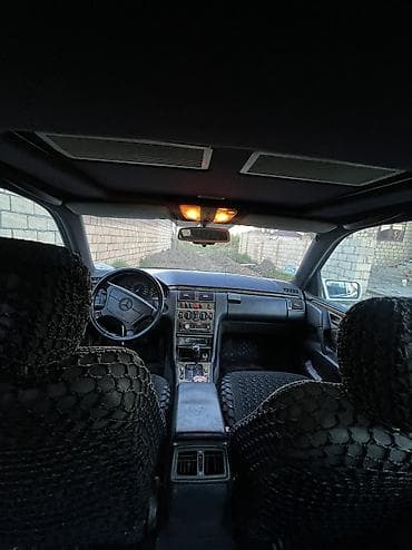 mercedes e class: Mercedes-Benz 240: 2.3 l | 1996 il Sedan — 4