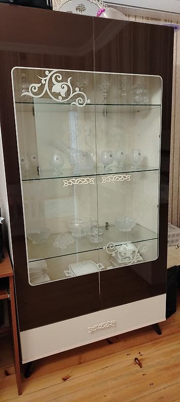 kombi satisi: Qonaq otağı mebel dəsti Tərkibi: - Geniş servan/bufet: ortada 3 dərin — 2