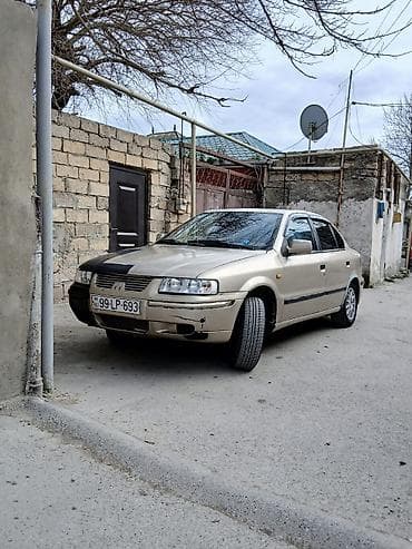 Ehtiyat hissələri: Avtomobil: Sedan tipli, qızılı rəngdə (arxa sağ hissədə qara rəngli — 6