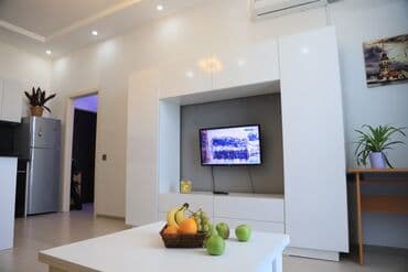 kirayə qarayev: 2 otaqlı, Nizami r. r-nu — 4