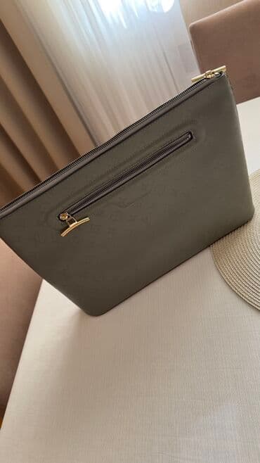 Eynəklər: Klatç, Louis Vuitton — 2