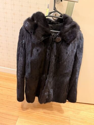 женские короткие пальто: Qara rəngli qadın kürk paltosu - Klassik qısa-palto kəsimi, düz — 2