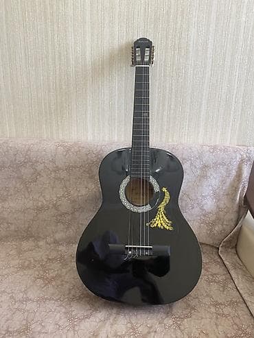 gitara aksesuar: Klassik gitara Problemi yoxdu sumkası ile birlikdə verirəm Simleri — 2