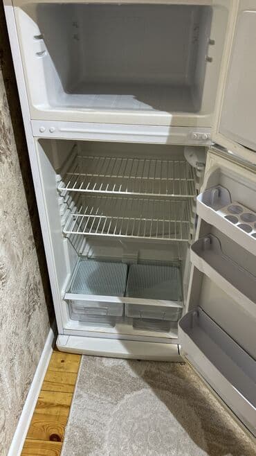 yuxa sacı: 2 qapılı Indesit Soyuducu Satılır, rəng - Ağ — 4