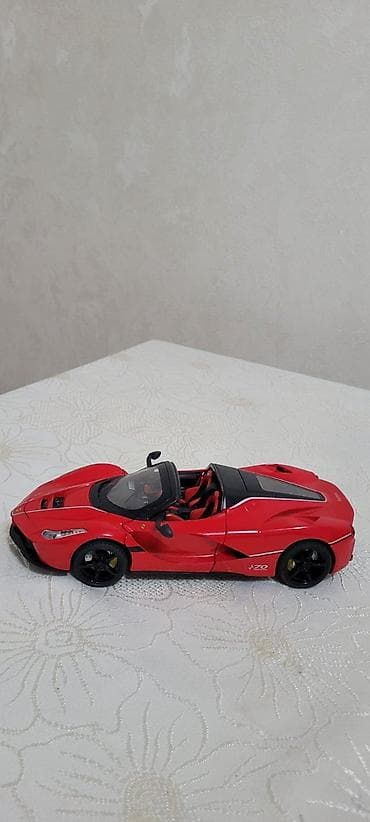 Ferrari: Model maşın – qırmızı superkar kabriolet - Material: metal korpus + — 6