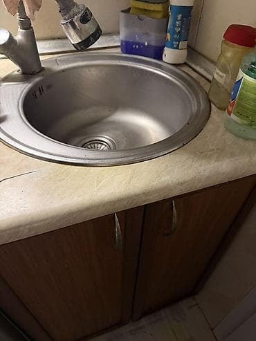 Işlenmişdir, gelen adam ozu gelib söküb aparacaq Metbex mebeli + — 2