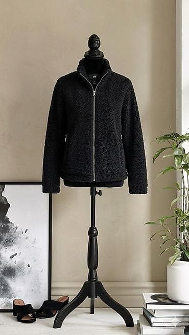 Плащи: H&M qadın polarlı jaket - Rəng: qara - Material: yumşaq — 1