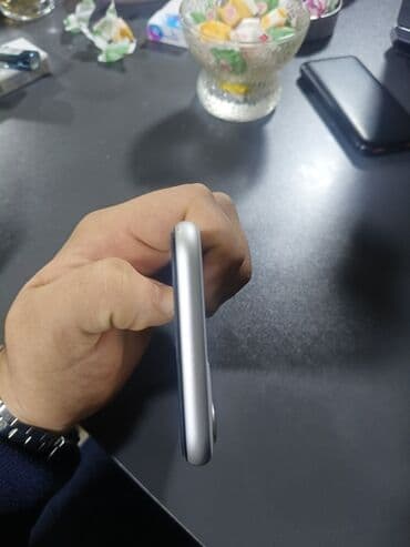 televizyon 102 ekran: IPhone 11, Ağ — 4