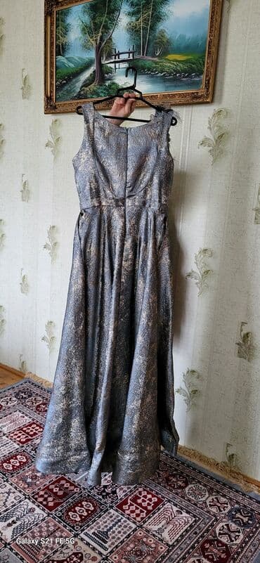 Плащи: Ziyafet geyimi.ideal veziyyetde. Orqanza material.cox qeşengdir — 2