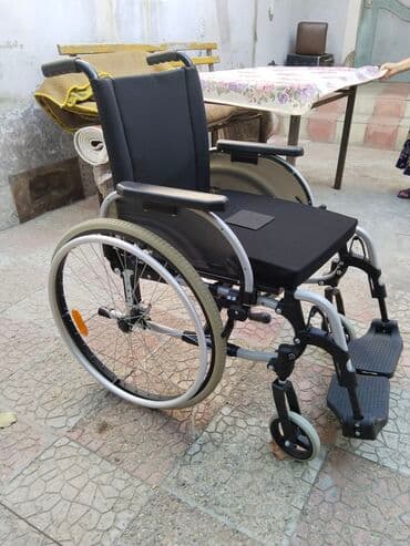 əlillər üçün araba: Təkərli kürsü hərəkət qabiliyyəti məhdud olan şəxslər üçün nəzərdə — 1