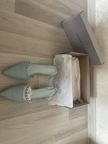 efsane inci: Charles & Keith qadın ayaqqabısı - Model: Slingback, uclu — 1