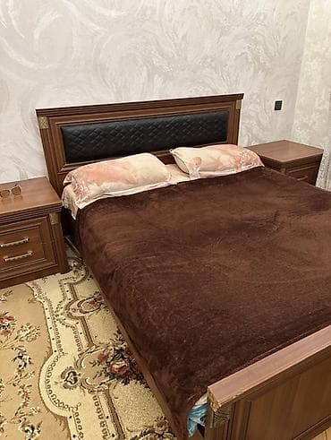 tavalar: Klassik üslubda yataq otağı dəsti Tərkibi: - 4 qapılı geniş şkaf (2 — 2