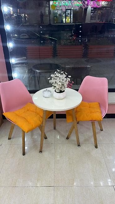 Mətbəx üçün, Açılmayan, Yumru masa, 2 stul