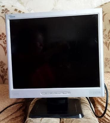 Fujitsu Siemens LCD monitor manitor işlək di unvan hövsan - Ekran