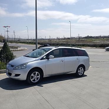 opel 2 5: Mitsubishi Grandis: 2.4 l | 2006 il Van/Minivan — 1