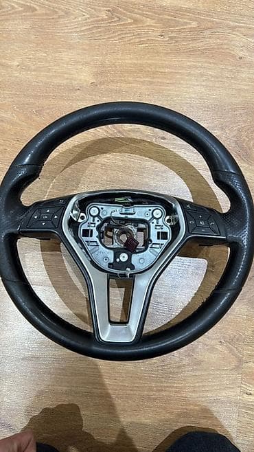 Avtomobil sükanı – çoxfunksiyalı, dəri üzlü - Material: qara dəri