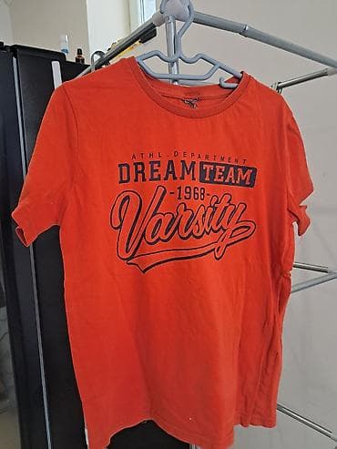 qara bodiklər: Uşaq T‑shirt dəsti – 4 ədəd - Qara T‑shirt: ön hissədə çoxrəngli şir — 7