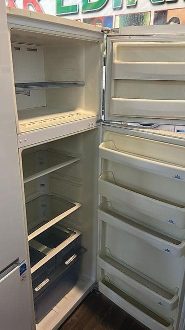 beko qabyuyan: 2 qapılı Beko Soyuducu Satılır, rəng - Ağ, Təkərli — 2
