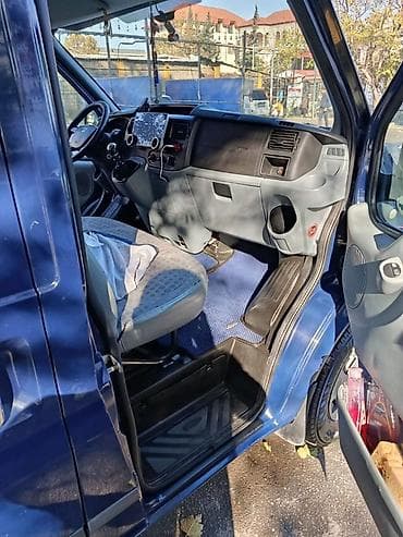 Ford Transit, 2010 г., мотор 2.4 л, Фургон, Б/у — 7