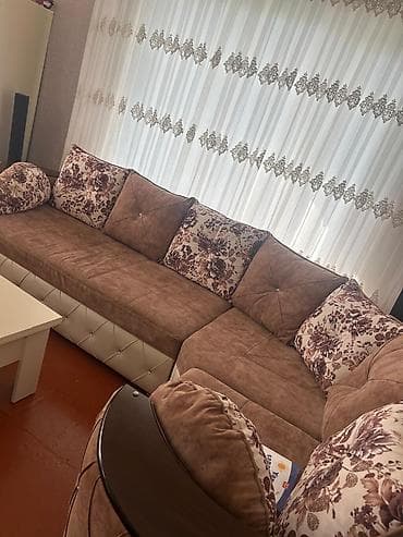 islenmis kunc divani: Künc divan, İşlənmiş — 1